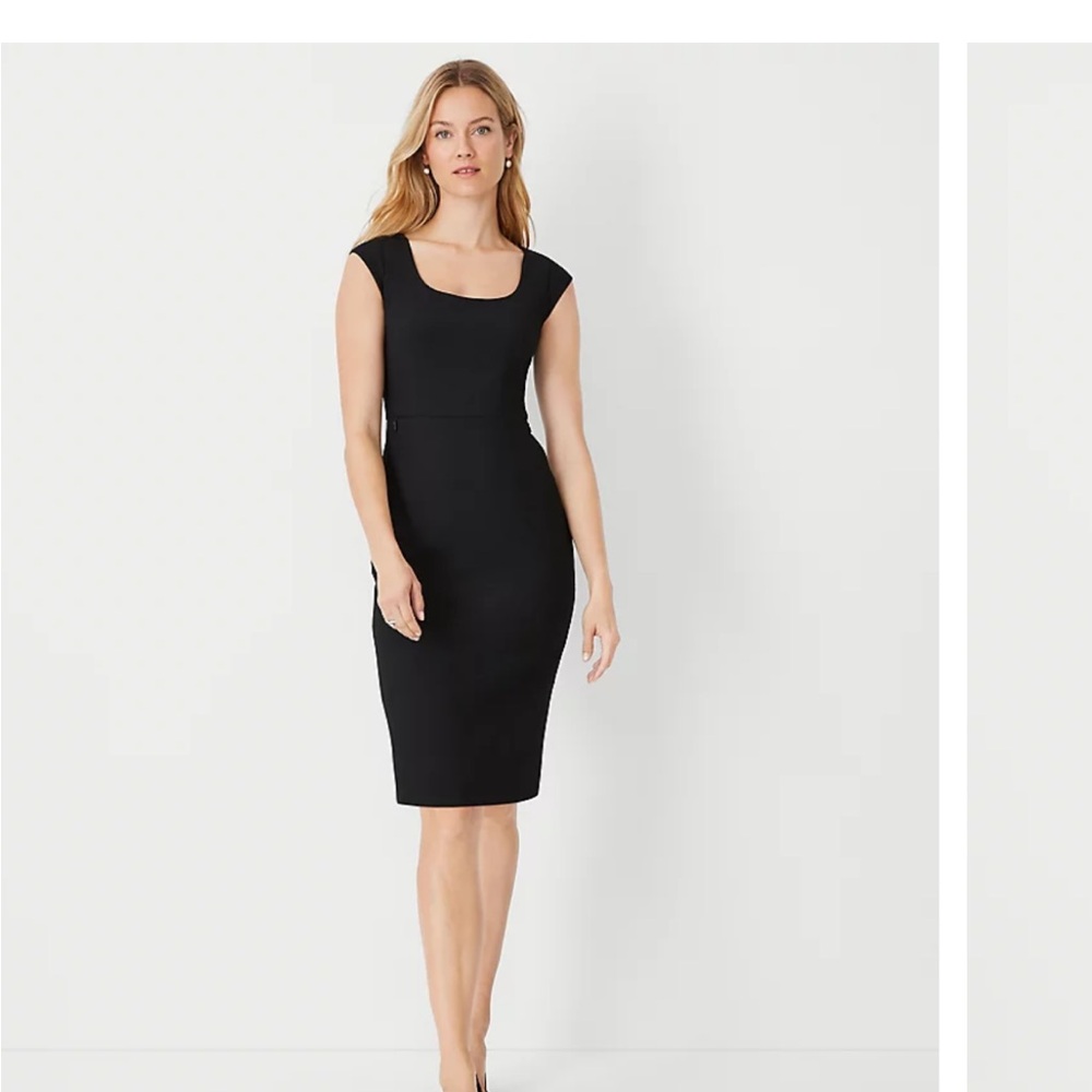 Ann Taylor Scoop Neck Sheath Dress in Bi-Stretch Size 8P